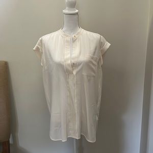 Basic but classic Vince Blouse